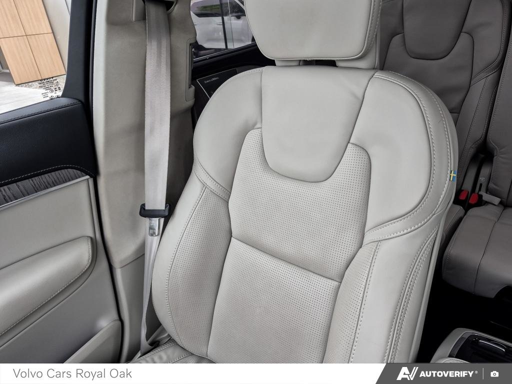 2025 Volvo XC90 Plug-In Hybrid Ultra Bright Theme-19