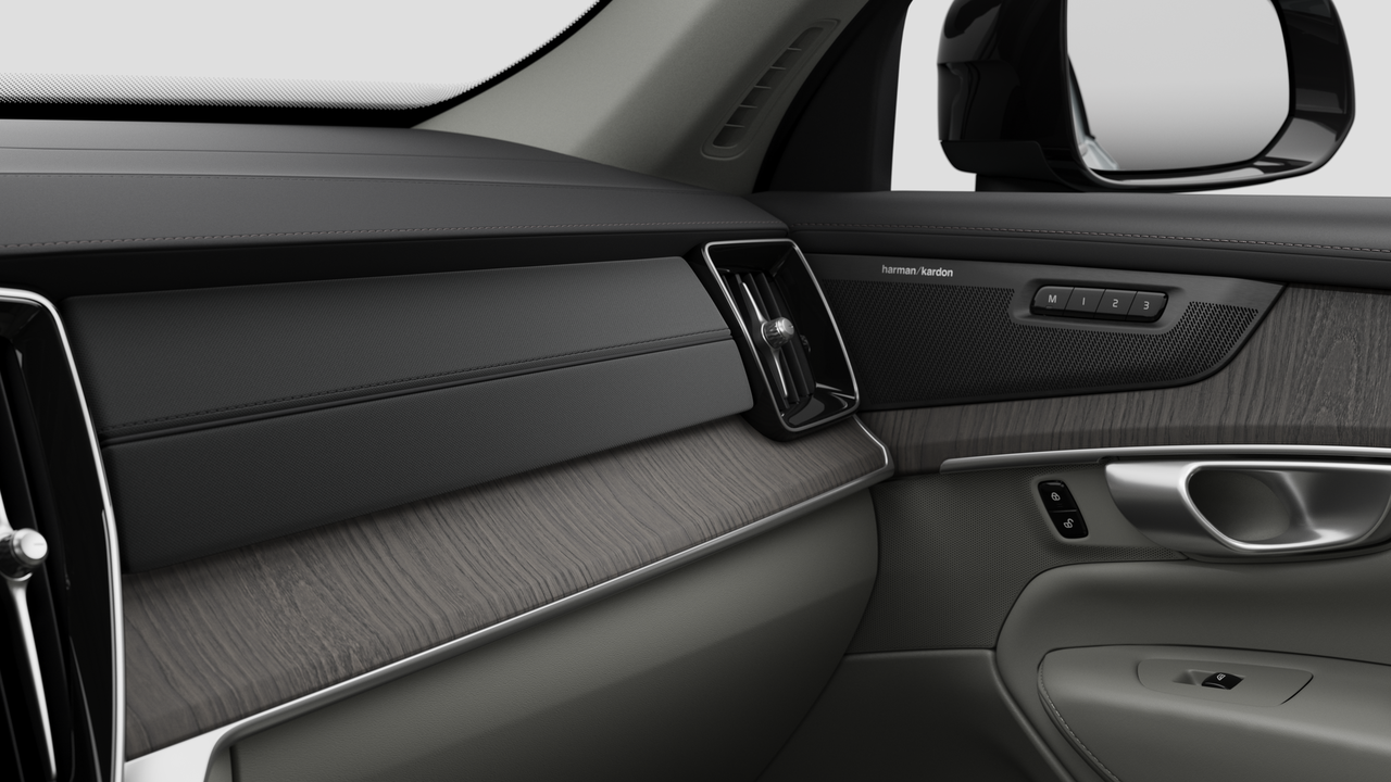 2026 Volvo XC90 Plug-in hybrid Ultra 7-Seater (Dark Theme)-8