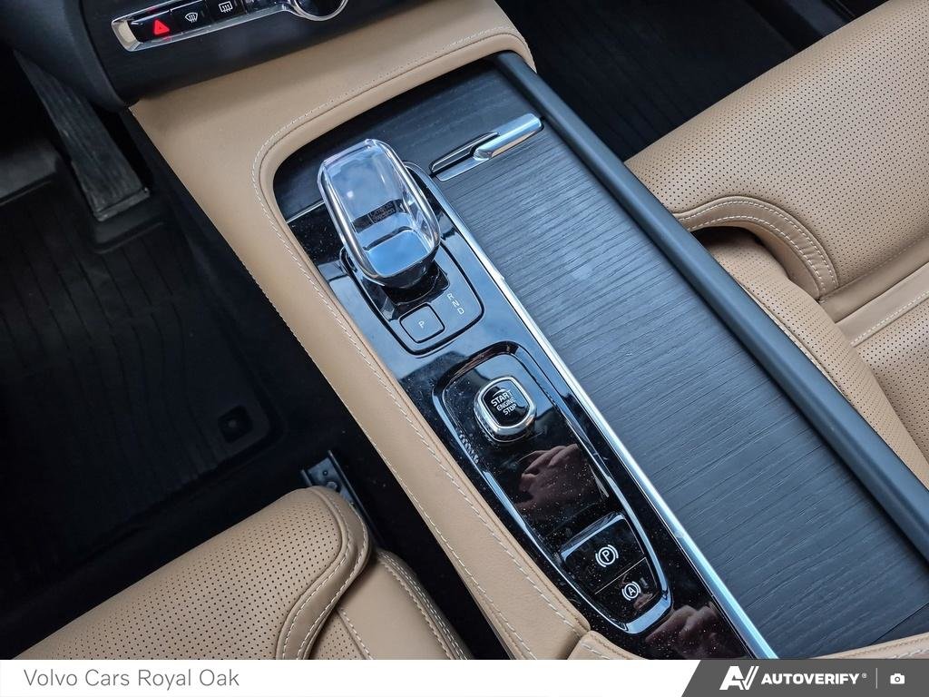 2025 Volvo XC90 Ultra Bright Theme-17