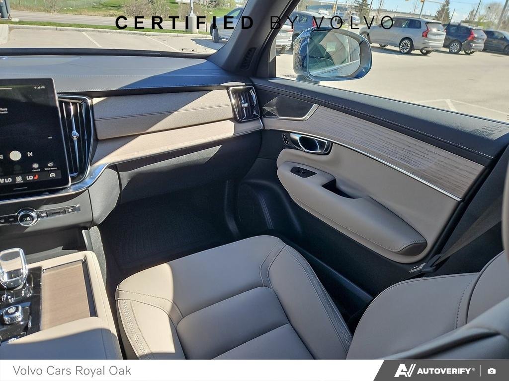 2025 Volvo XC90 Plus Bright Theme-24