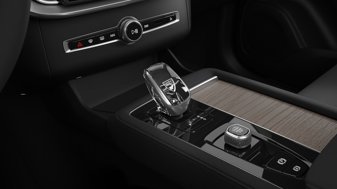 2027 Volvo XC90 Plus Dark Theme-10