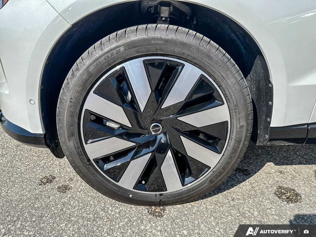 2025 Volvo EX90 Ultra-8