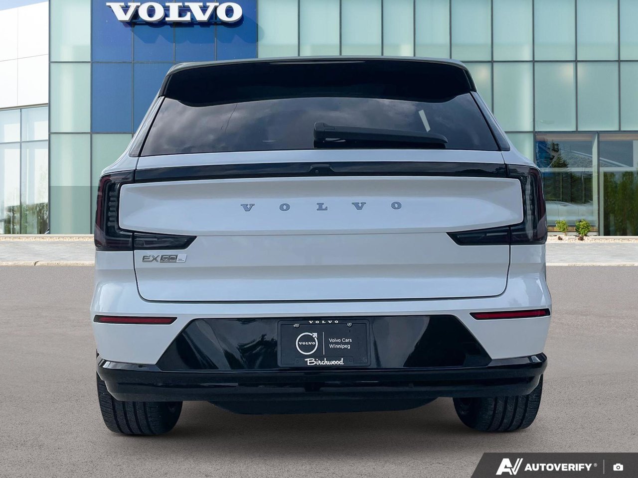 2025 Volvo EX90 Ultra-3