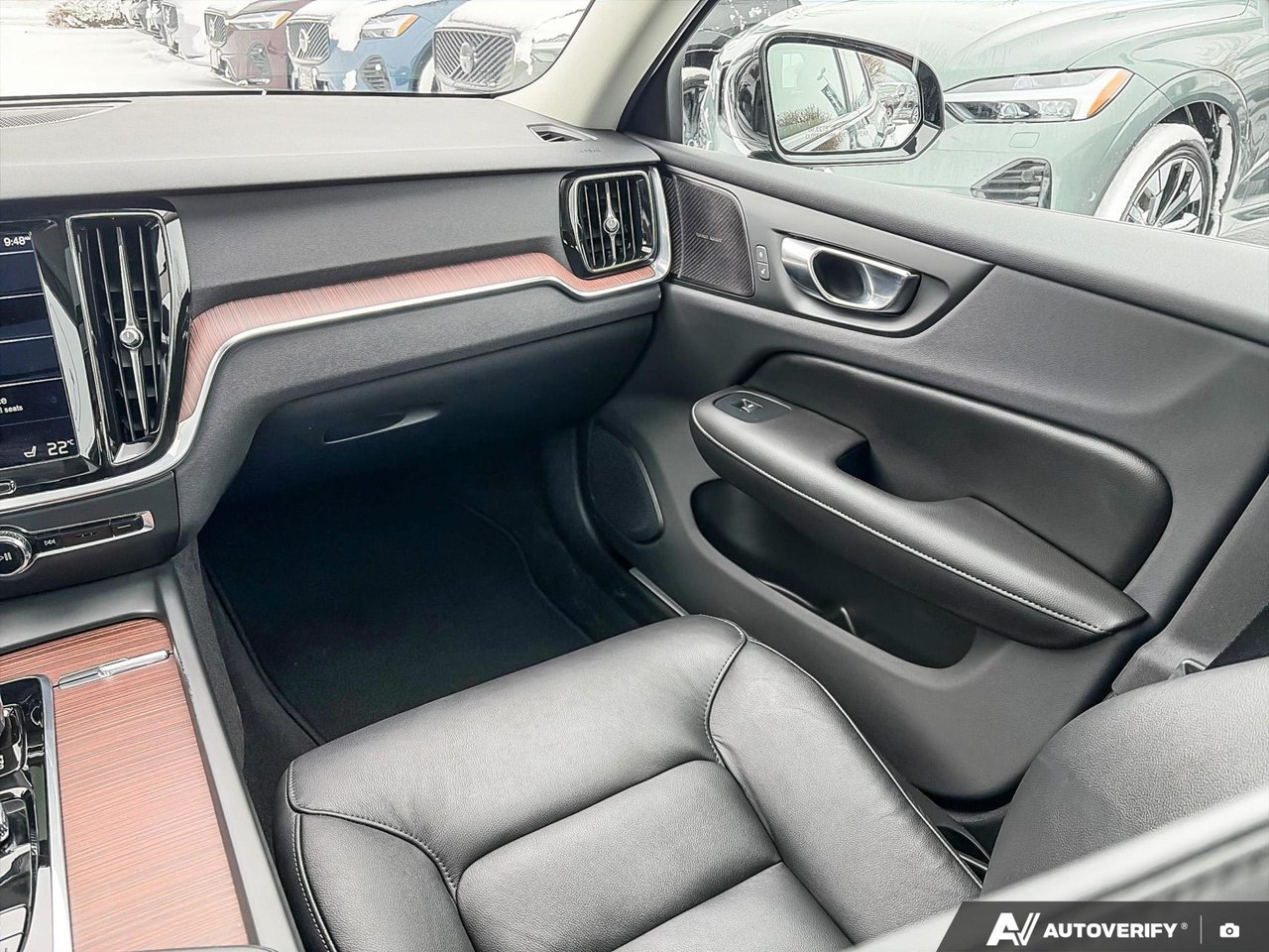 2022 Volvo S60-24