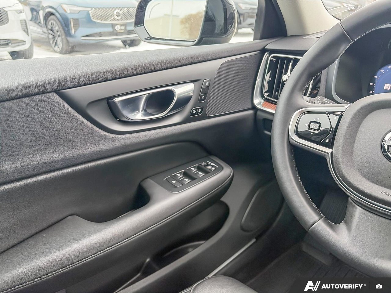 2025 Volvo V60 Cross Country Core-16