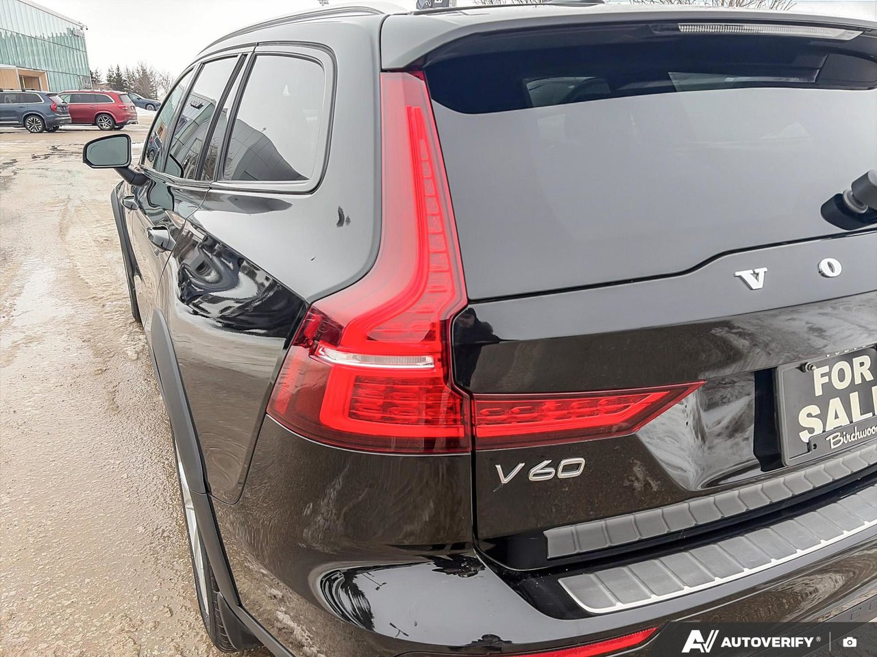 2025 Volvo V60 Cross Country Core-11