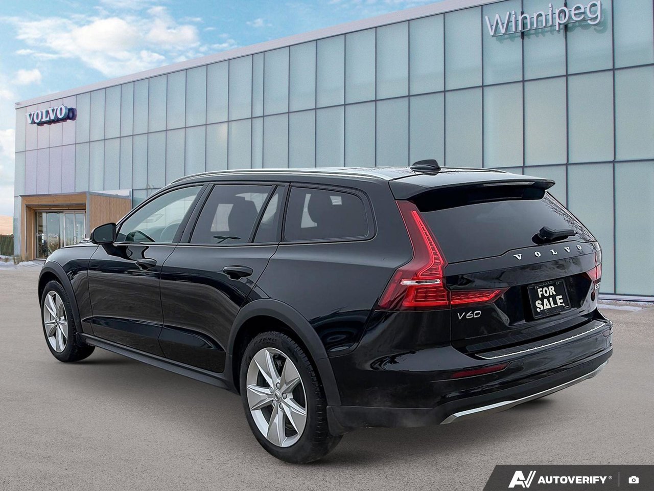 2025 Volvo V60 Cross Country Core-2