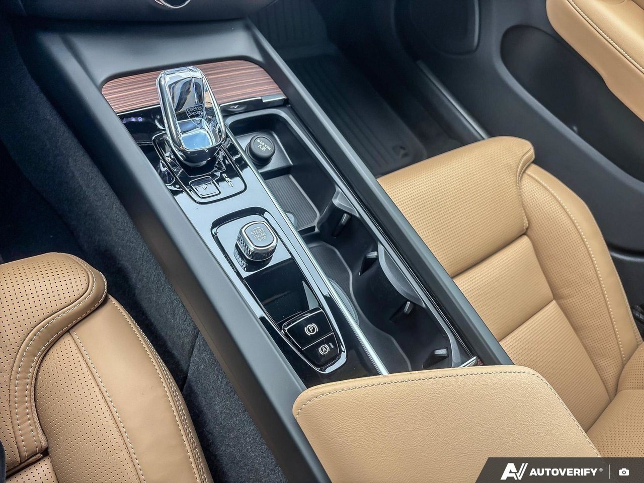 2026 Volvo V60 Cross Country Ultra-18