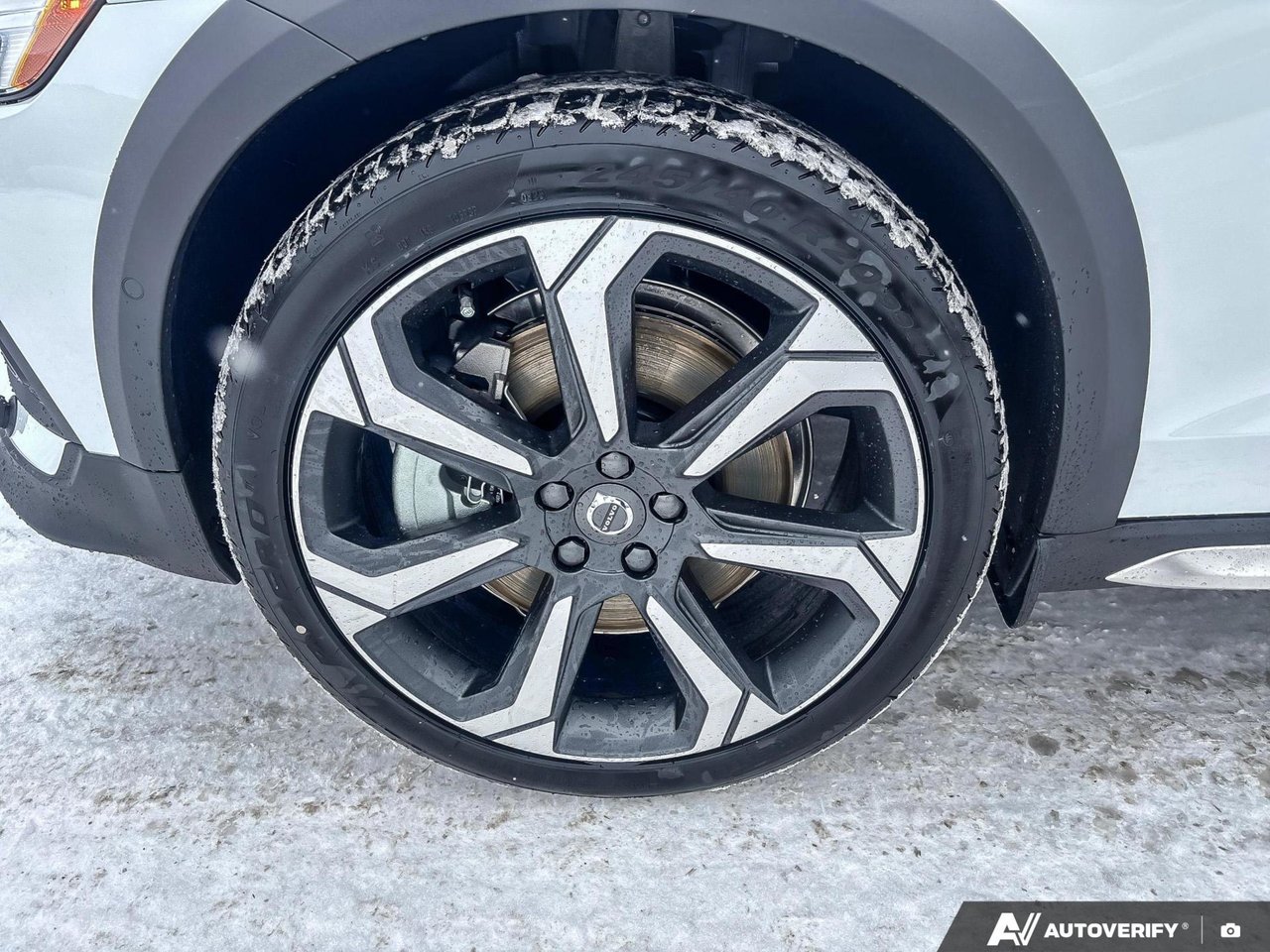 2026 Volvo V60 Cross Country Ultra-9