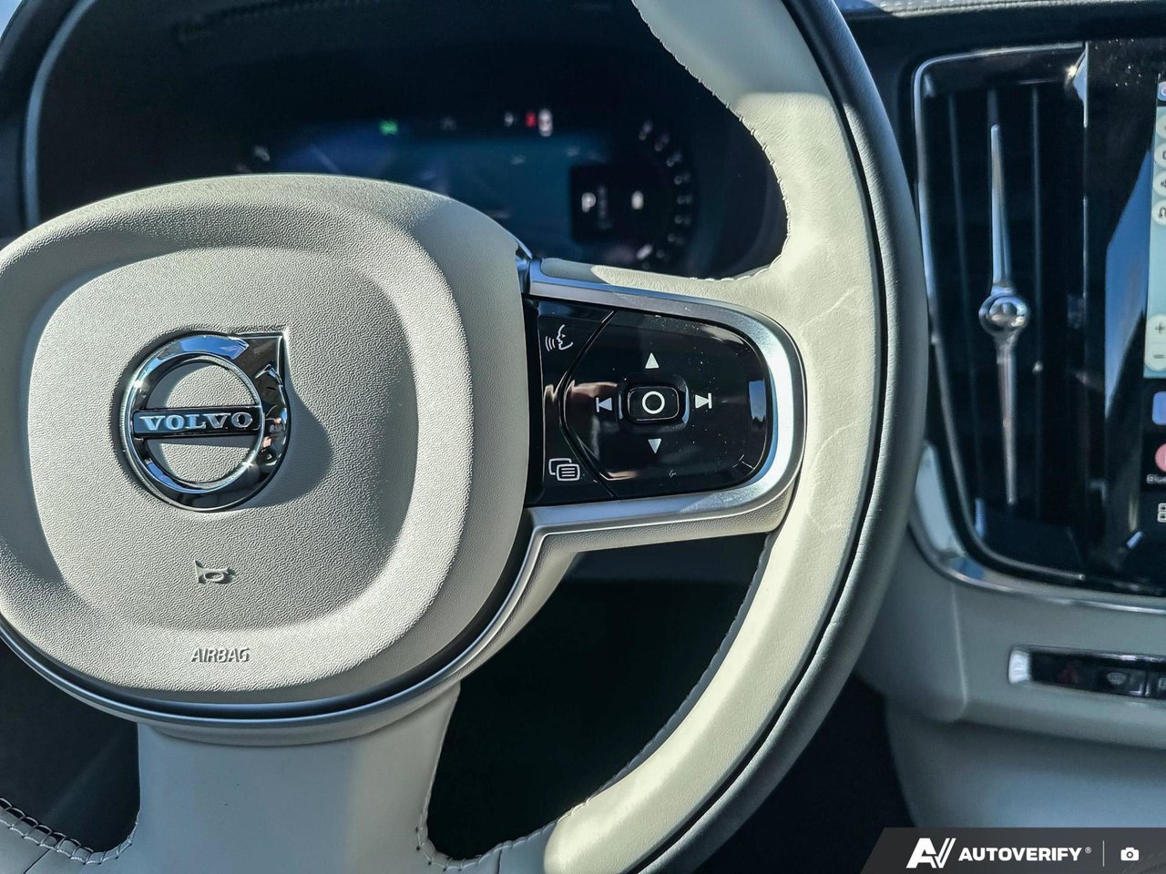 2026 Volvo V90 Cross Country Ultra-16