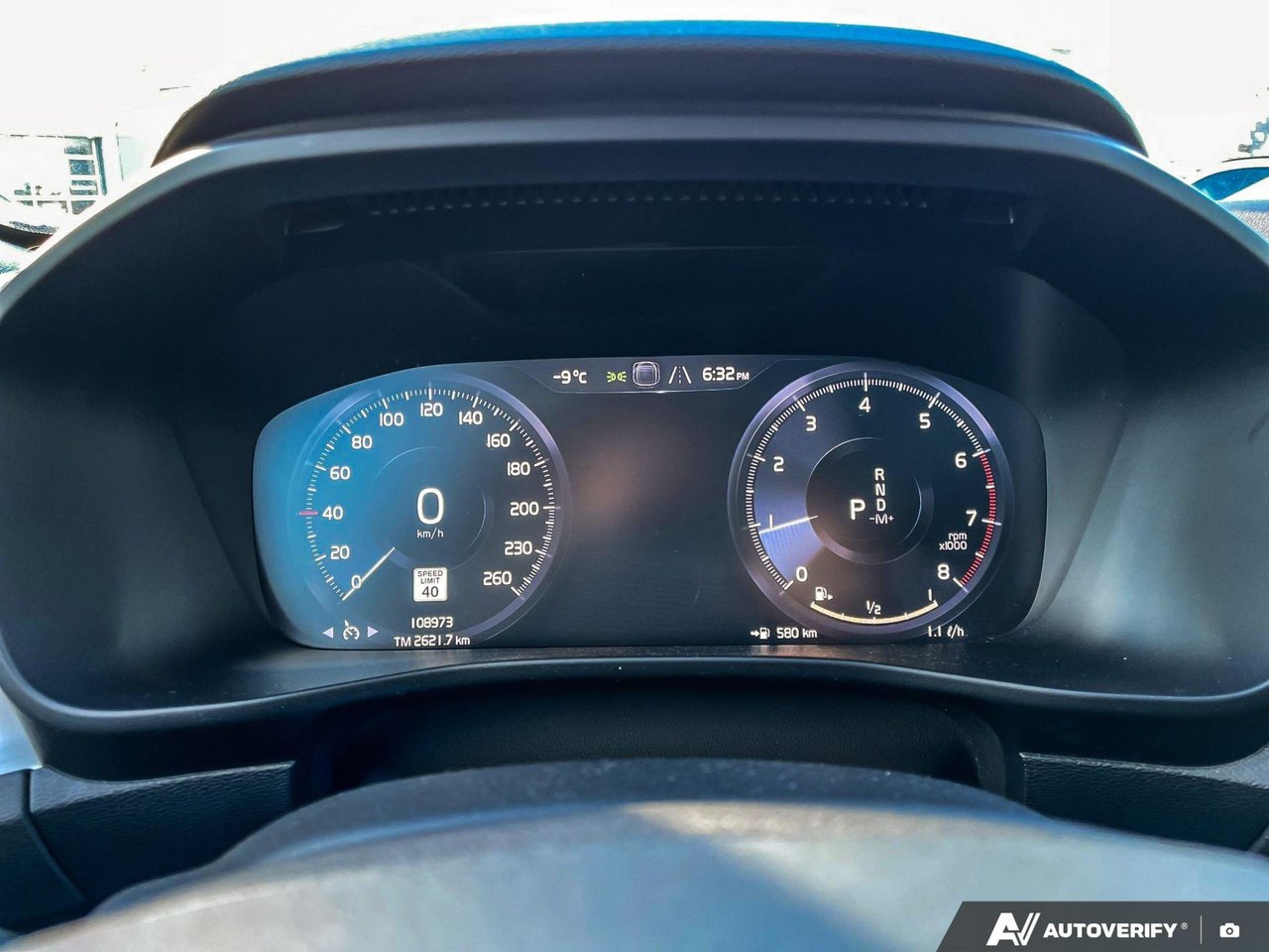 2020 Volvo XC40 Momentum-14