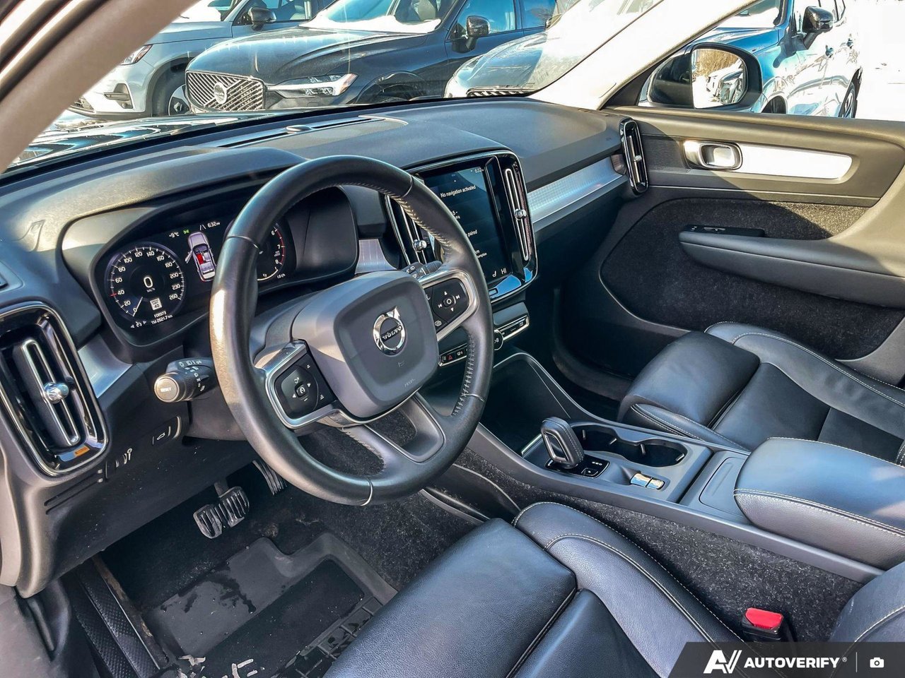 2020 Volvo XC40 Momentum-12