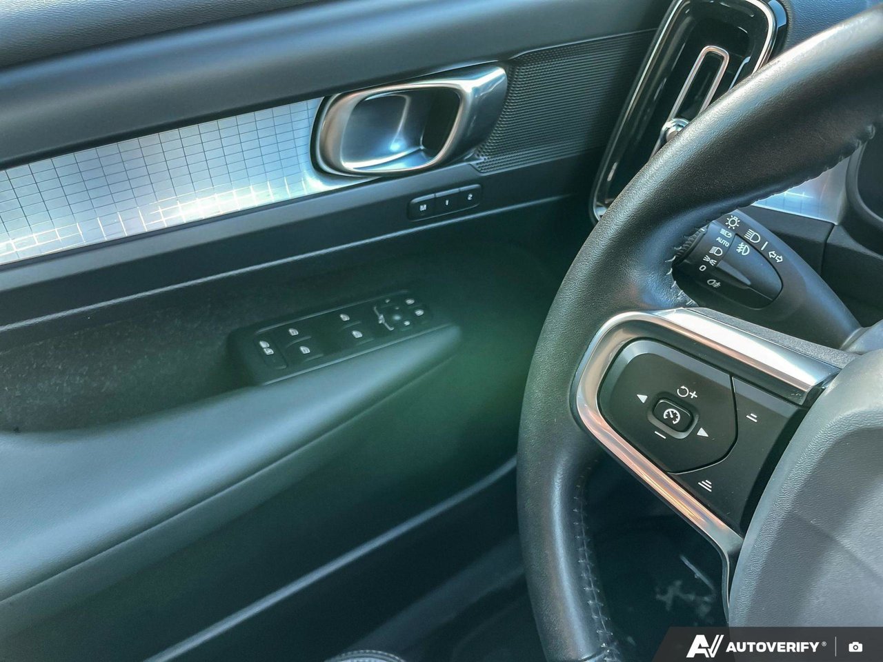 2020 Volvo XC40 Momentum-16