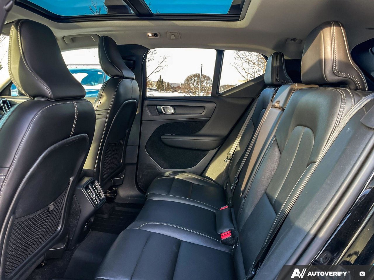 2020 Volvo XC40 Momentum-22