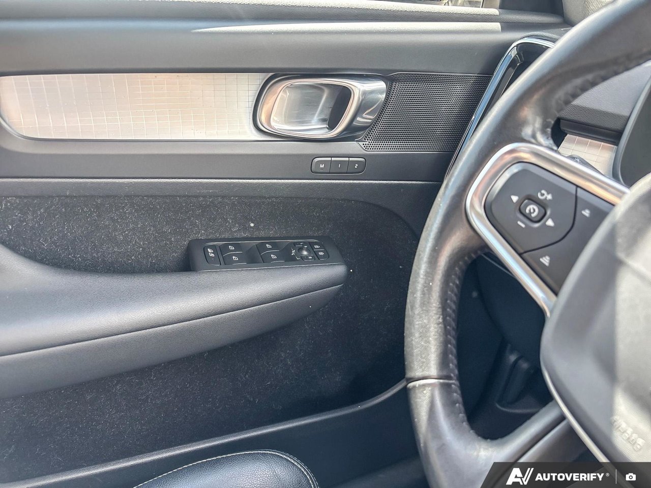 2020 Volvo XC40 Momentum-17
