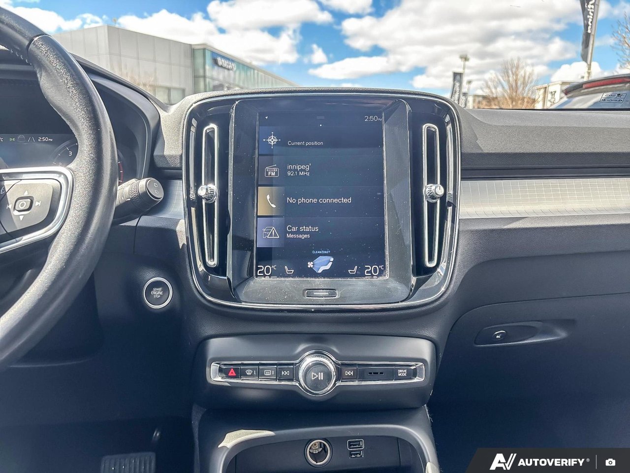 2020 Volvo XC40 Momentum-19