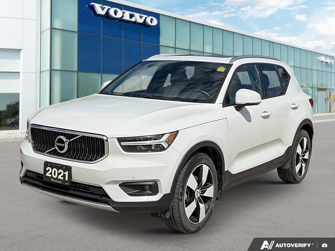 2021 Volvo XC40 Momentum-0