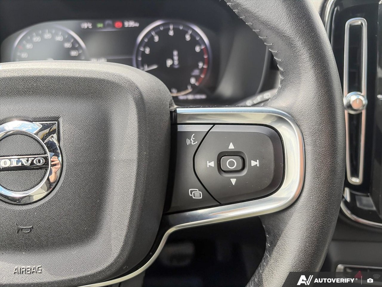 2021 Volvo XC40 Momentum-15