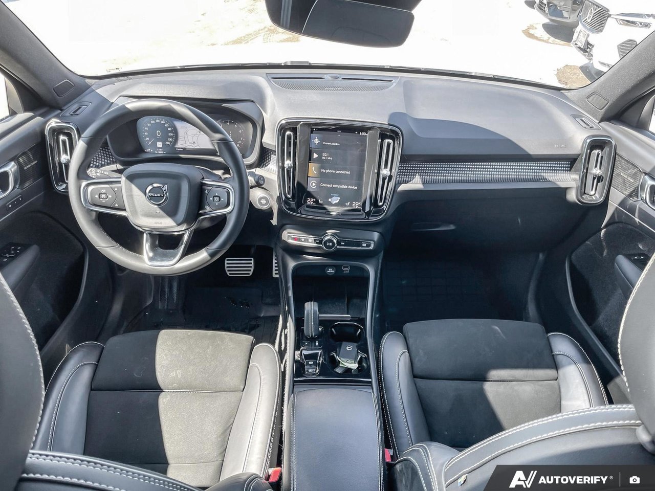 2022 Volvo XC40 R-Design-24