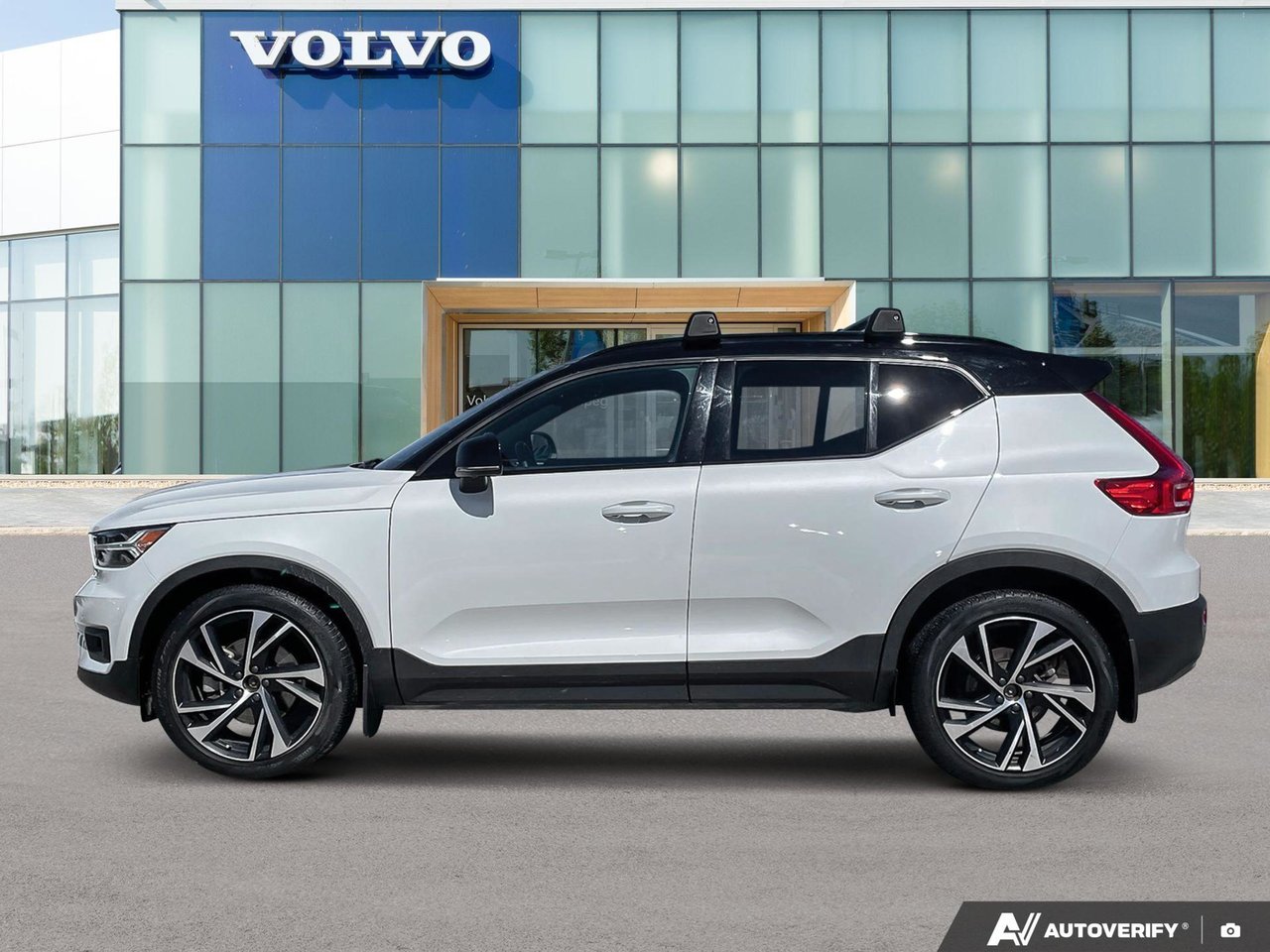 2022 Volvo XC40 R-Design-2