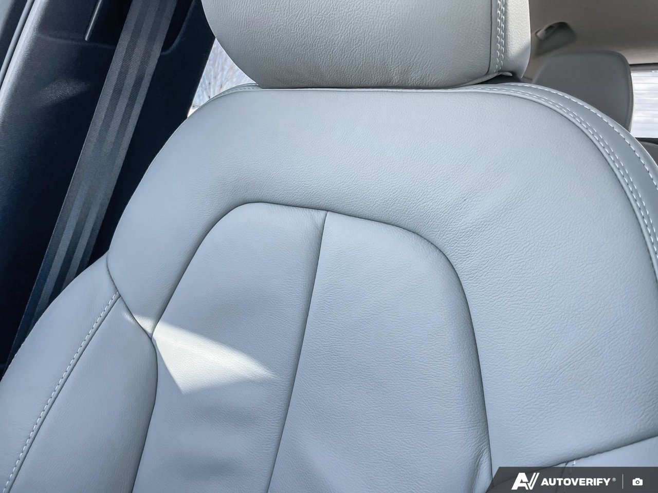2023 Volvo XC40 Ultimate Bright Theme-20