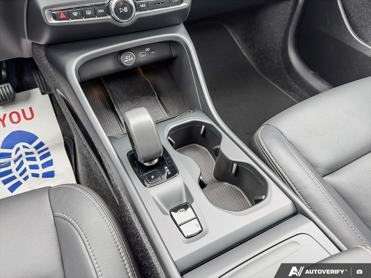 2025 Volvo XC40 Core Bright Theme-18