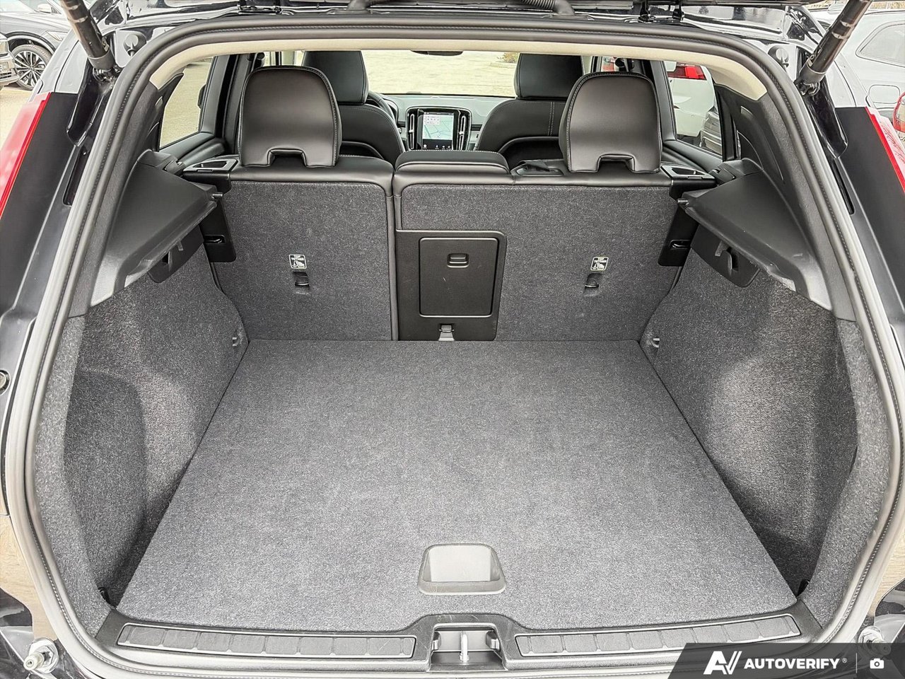 2025 Volvo XC40 Core Bright Theme-8