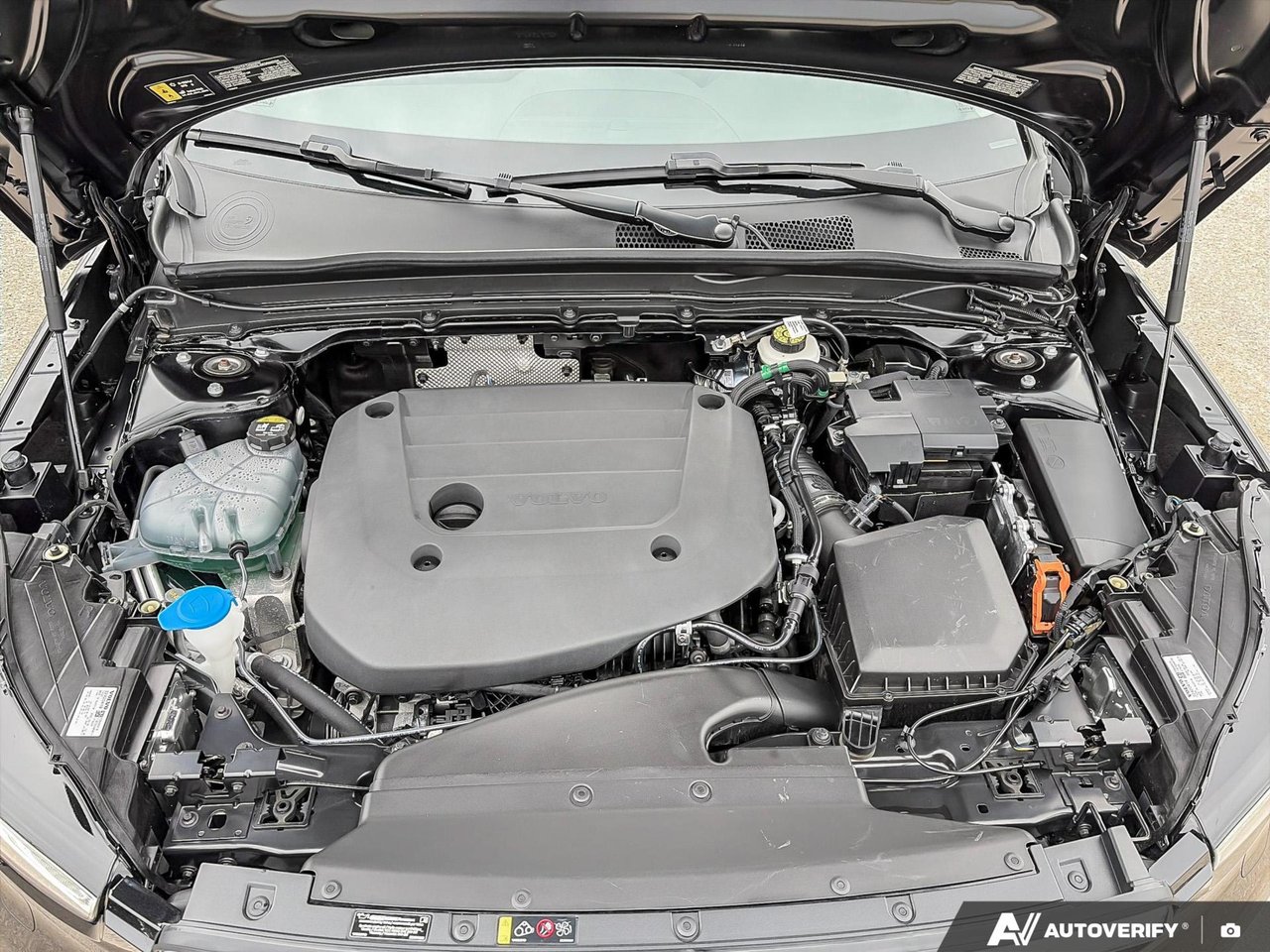 2025 Volvo XC40 Core Bright Theme-7
