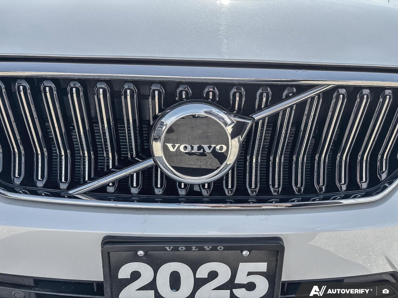 2025 Volvo XC40 Core Bright Theme-5