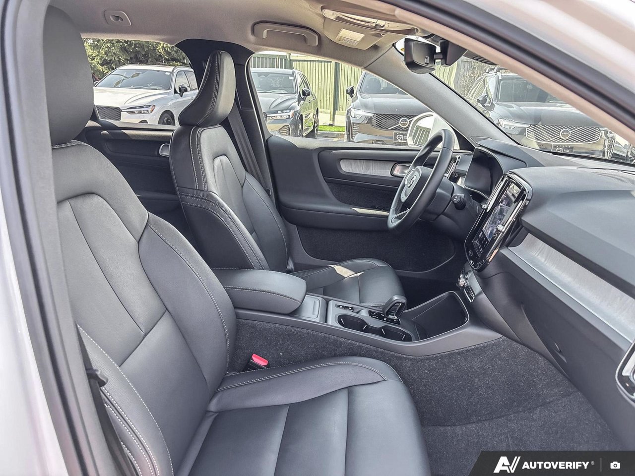 2025 Volvo XC40 Core Bright Theme-21