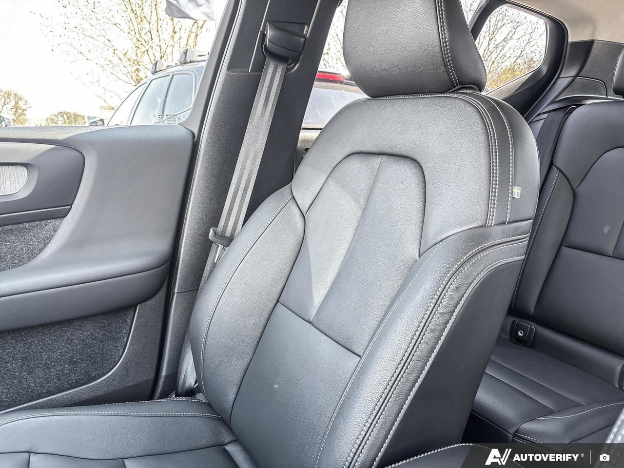 2025 Volvo XC40 Core Bright Theme-19