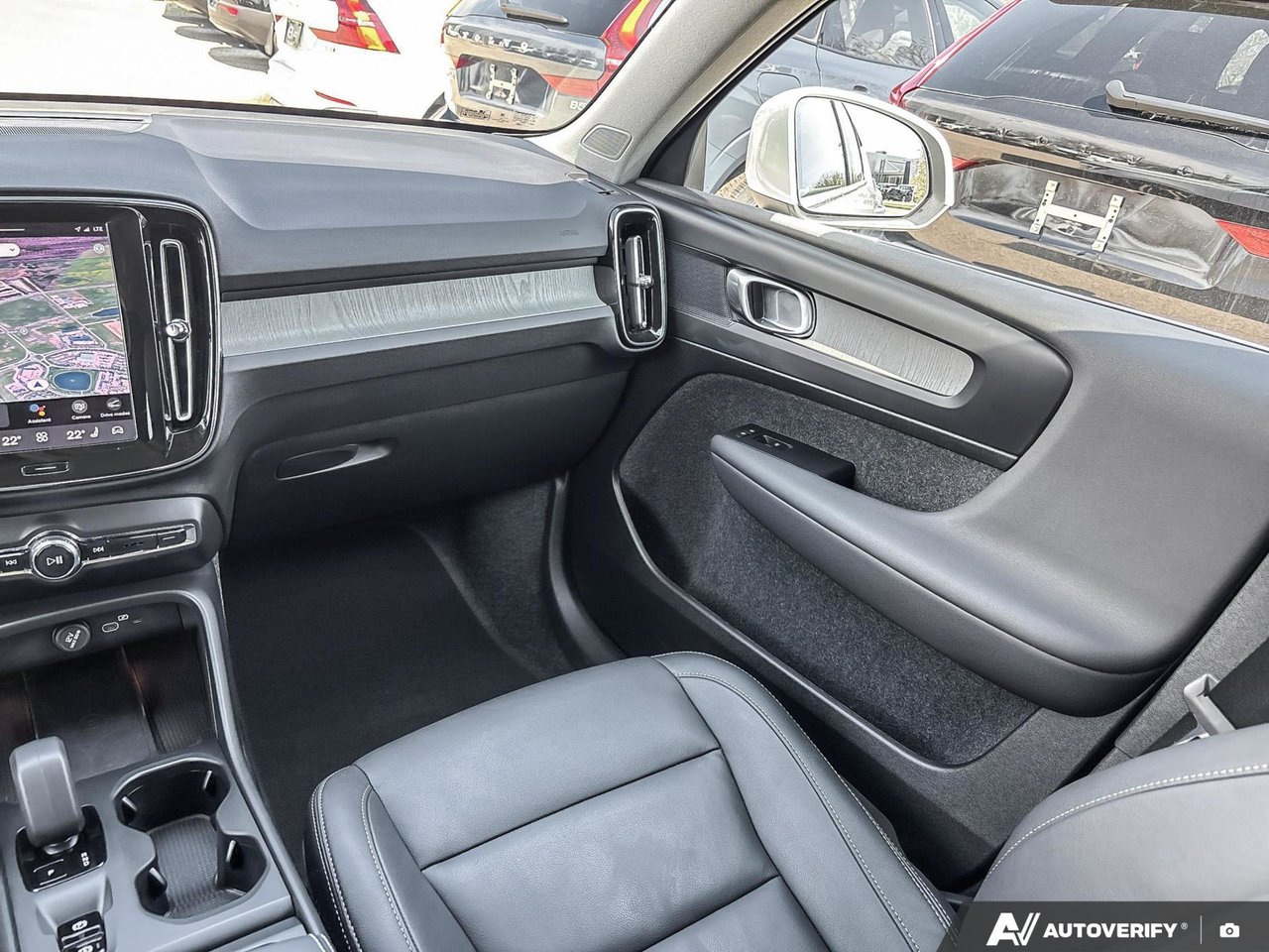2025 Volvo XC40 Core Bright Theme-24