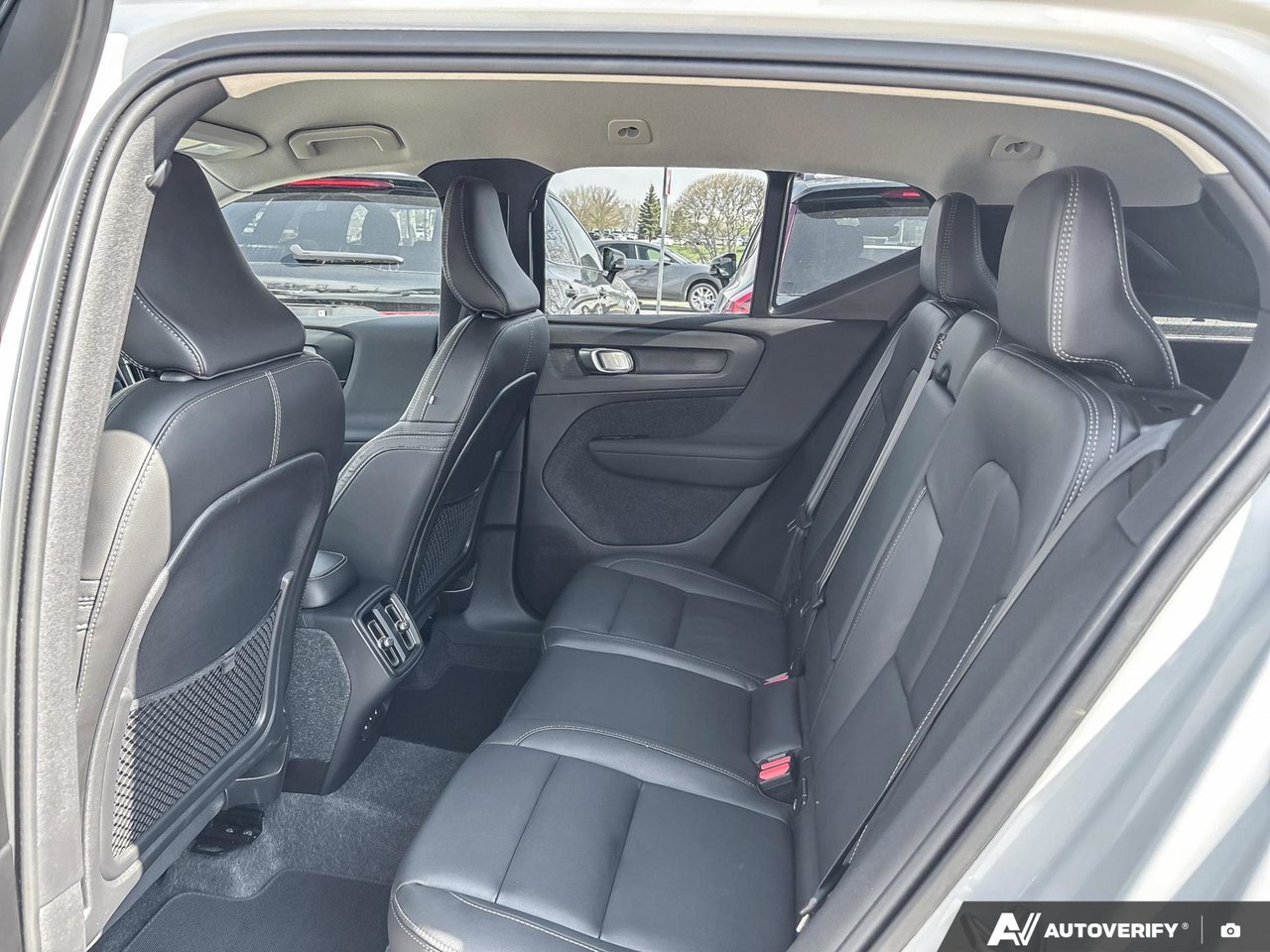 2025 Volvo XC40 Core Bright Theme-22