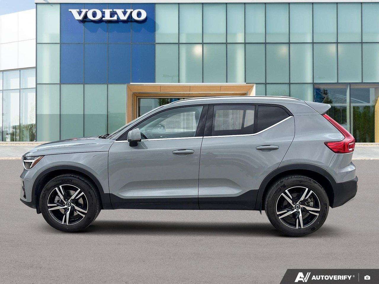2025 Volvo XC40 Core Bright Theme-1