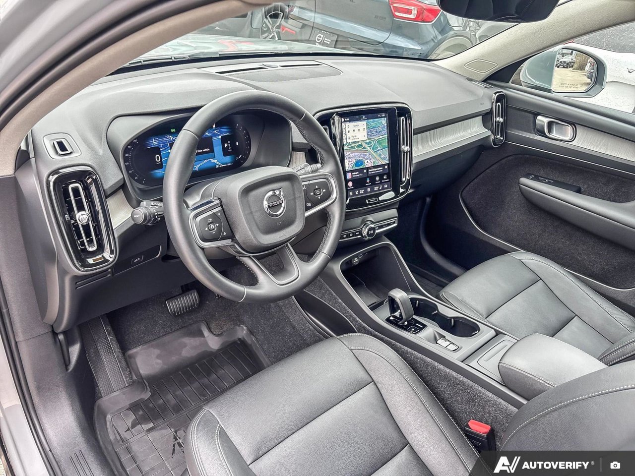 2025 Volvo XC40 Core Bright Theme-12