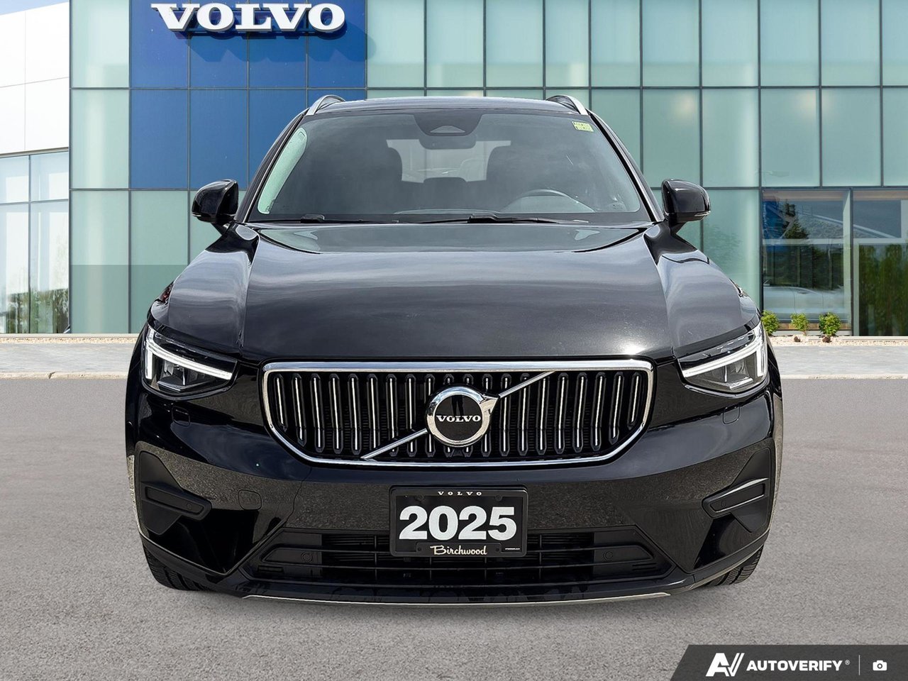 2025 Volvo XC40 Core Bright Theme-4
