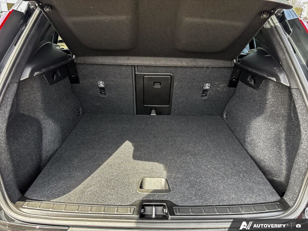 2025 Volvo XC40 Core Bright Theme-7