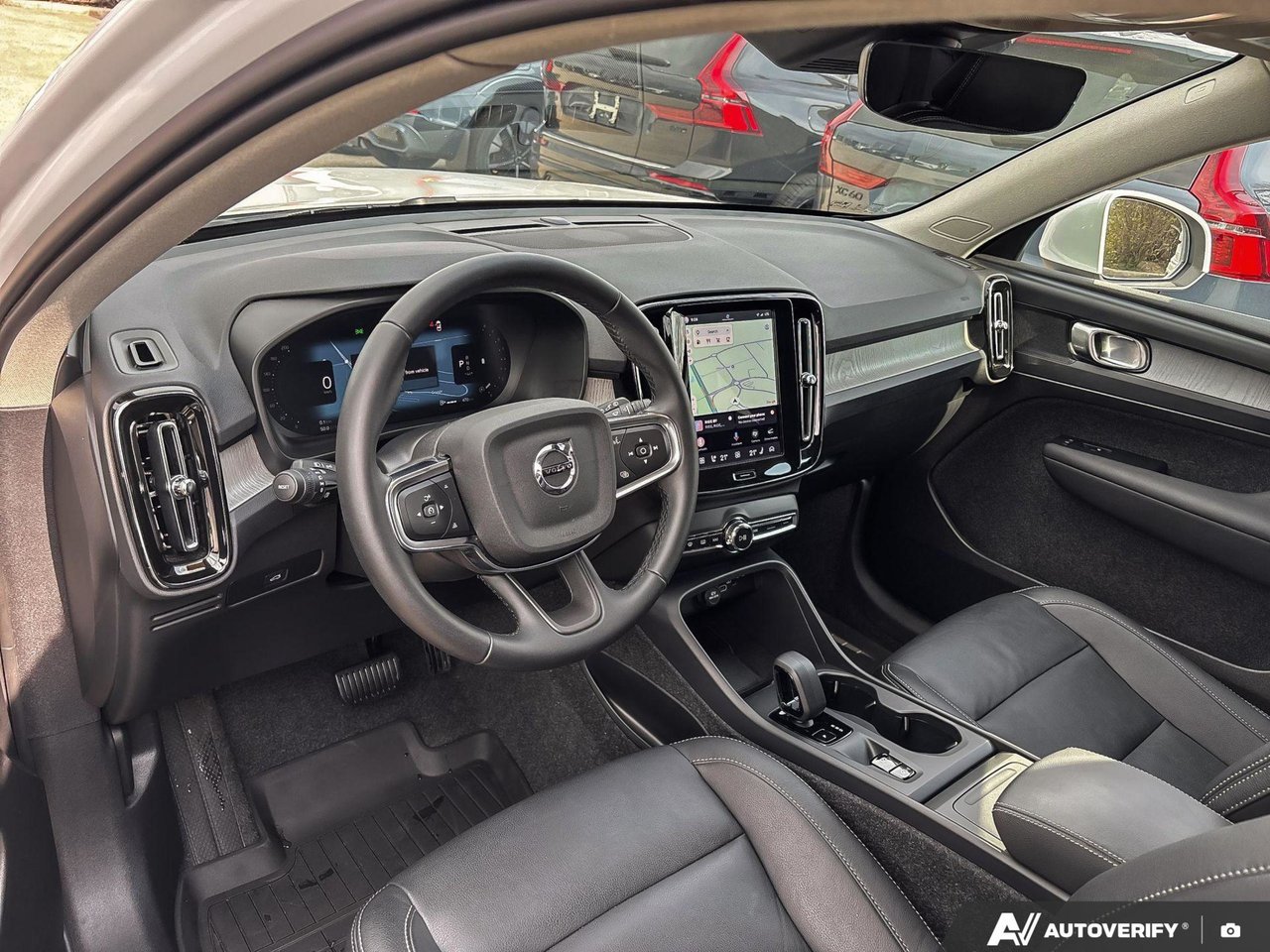 2025 Volvo XC40 Core Bright Theme-12