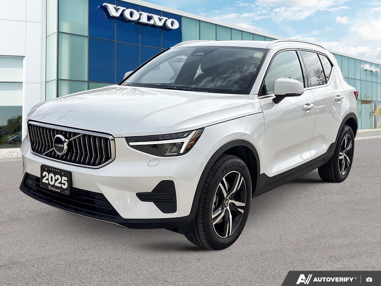 2025 Volvo XC40 Core Bright Theme-0