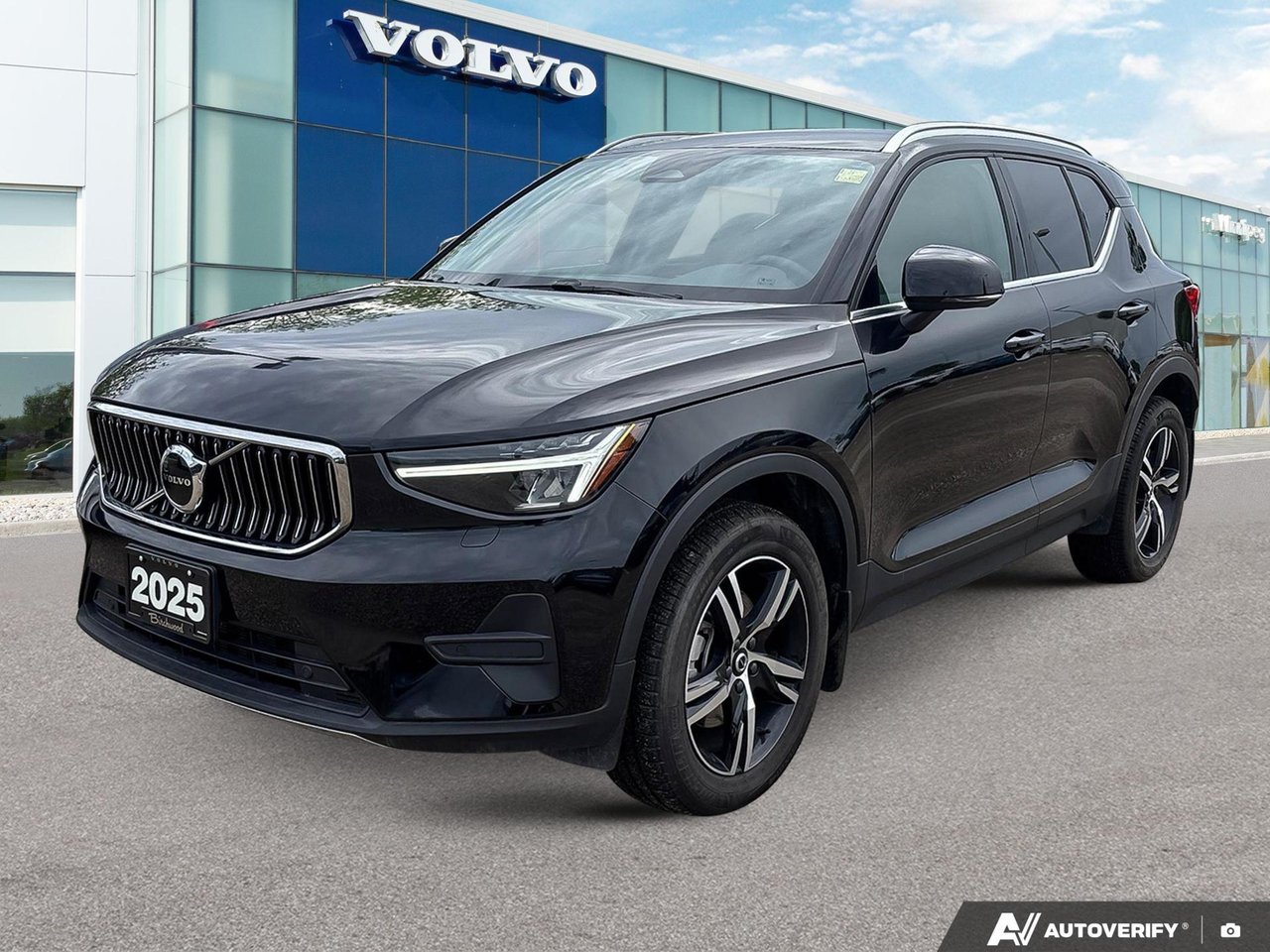 2025 Volvo XC40 Core Bright Theme-0