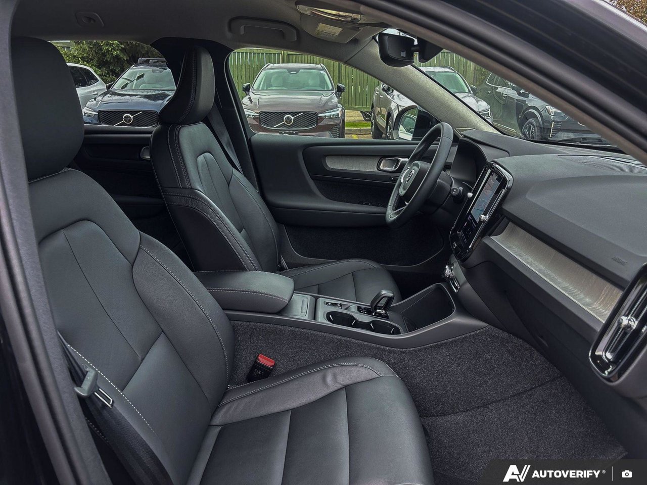 2025 Volvo XC40 Core Bright Theme-21