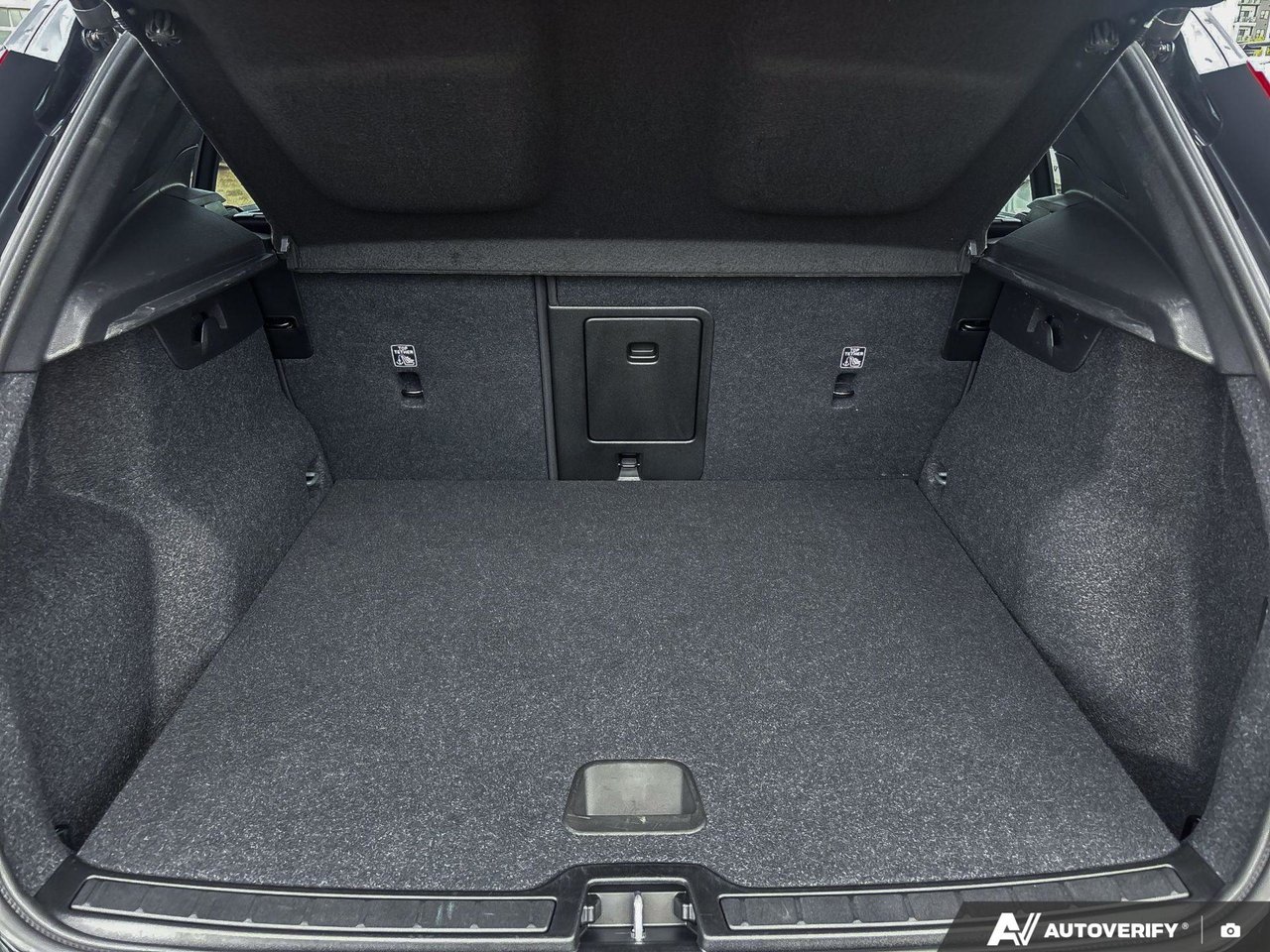 2025 Volvo XC40 Core Bright Theme-7