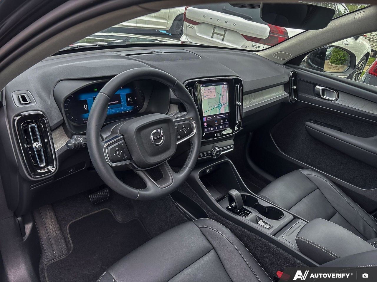 2025 Volvo XC40 Core Bright Theme-12
