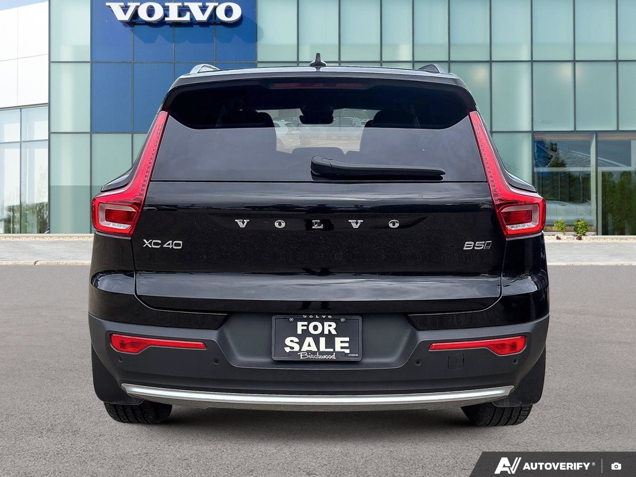 2025 Volvo XC40 Core Bright Theme-3