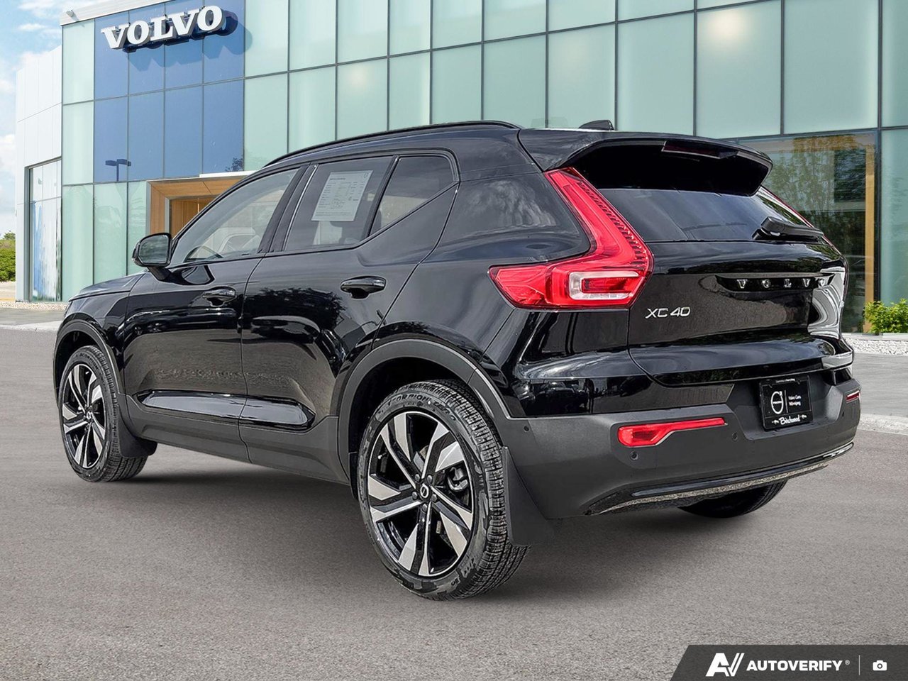 2026 Volvo XC40 Plus Dark Theme-3