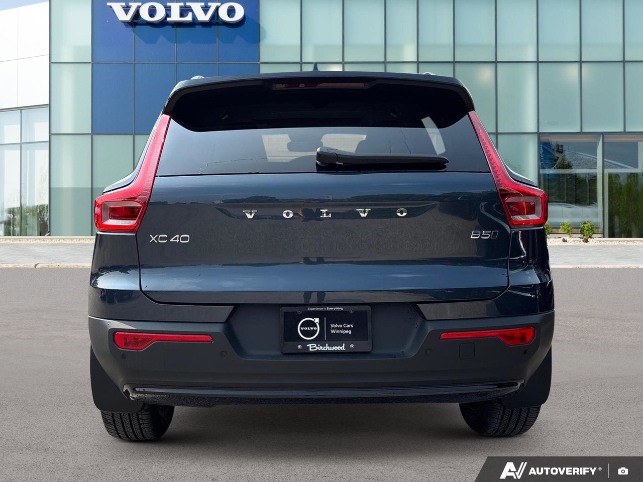 2026 Volvo XC40 Plus Dark Theme-3