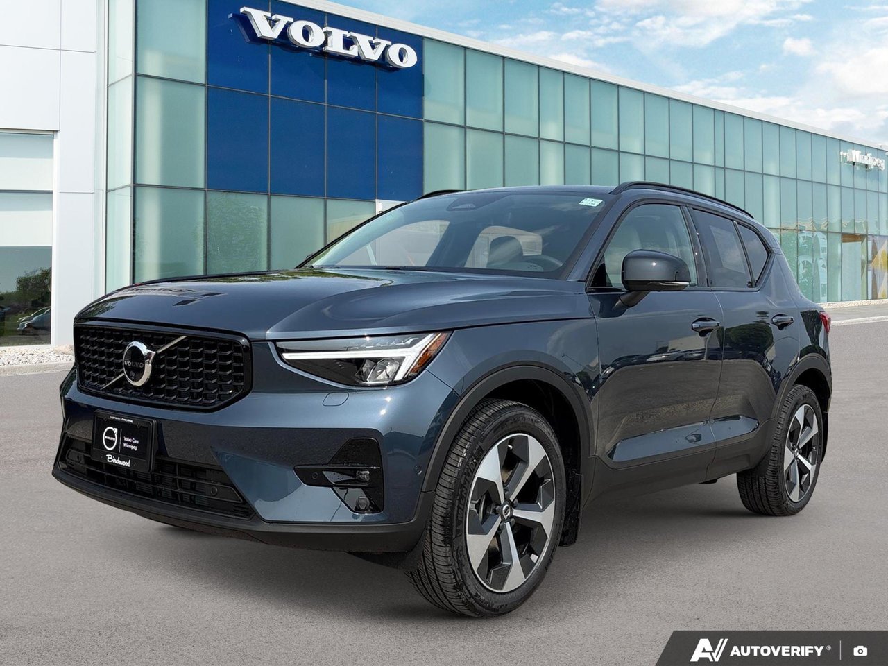 2026 Volvo XC40 Plus Dark Theme-0