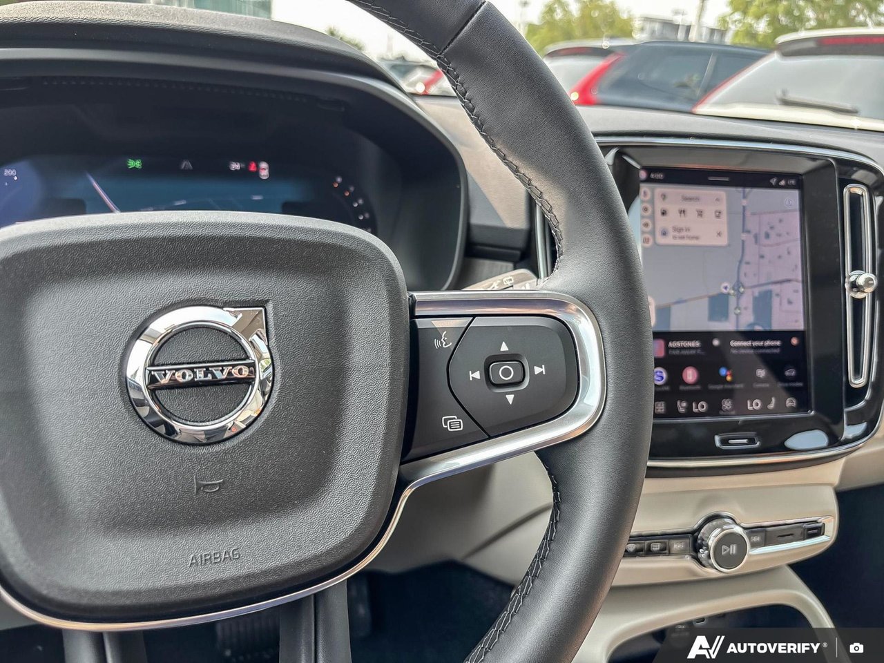 2026 Volvo XC40 Plus Dark Theme-15