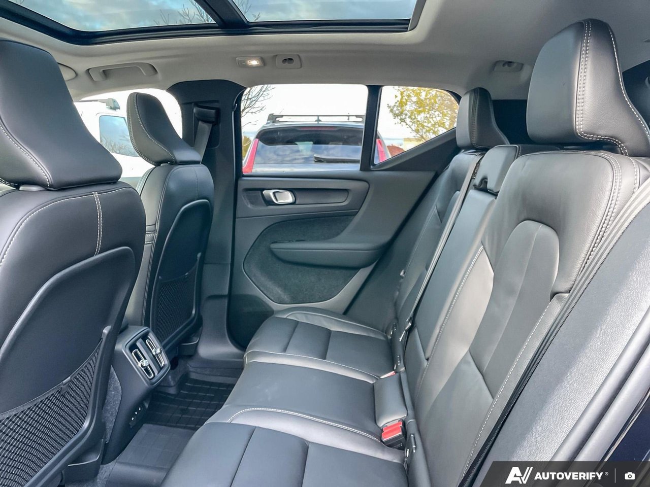 2026 Volvo XC40 Ultra Dark Theme-23