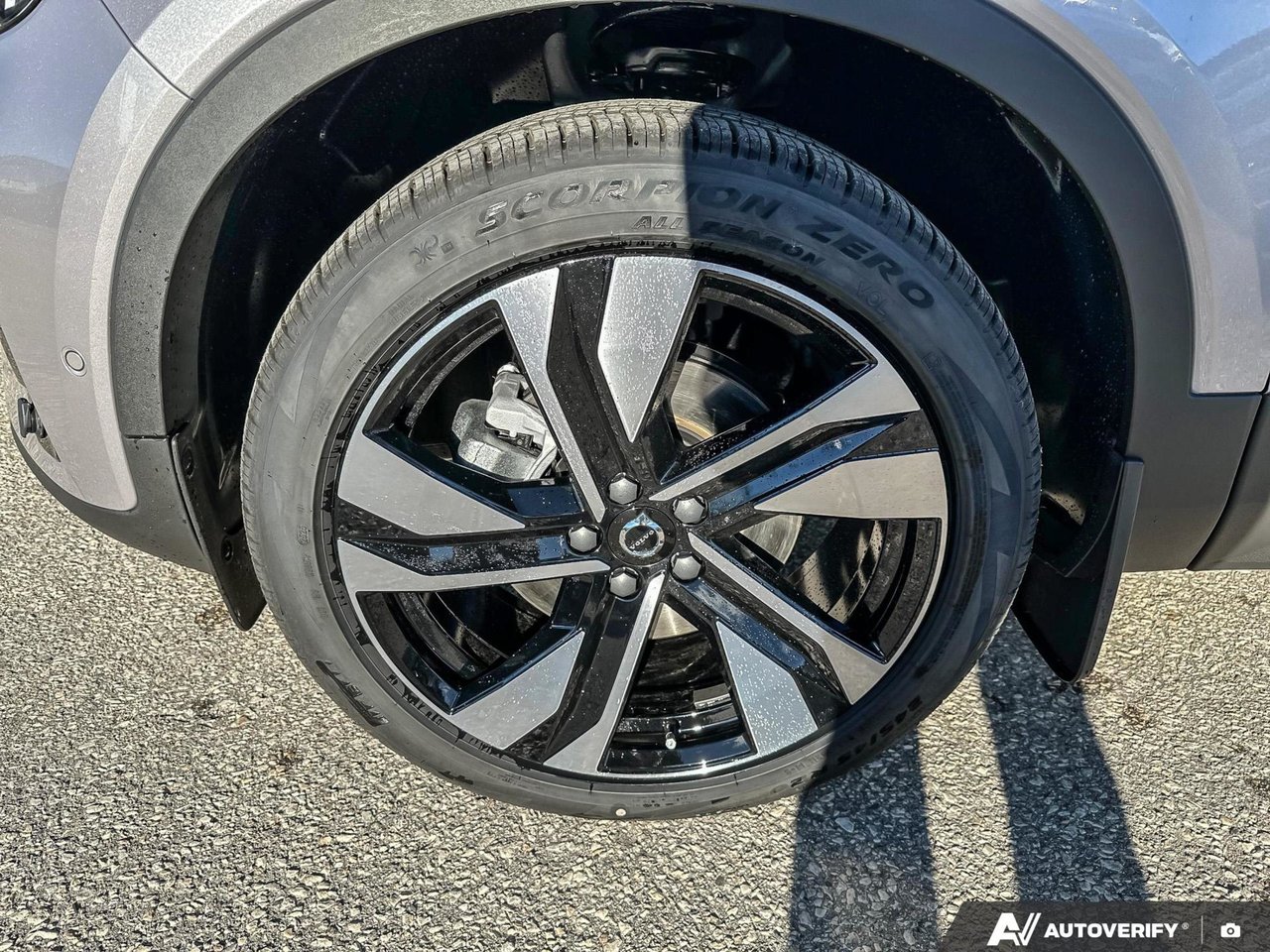 2026 Volvo XC40 Plus Dark Theme-9